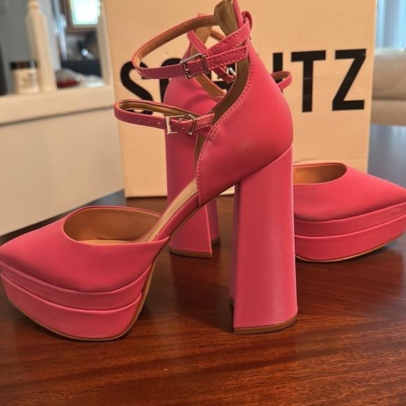 New‼️ Schutz
Elysee Platform Pumps - Picture 3 of 11